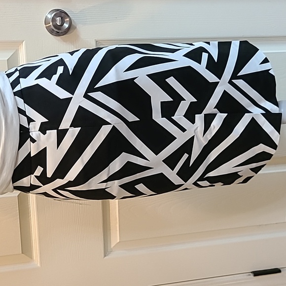 Liz Claiborne Abstract Pencil Skirt - Picture 8 of 13